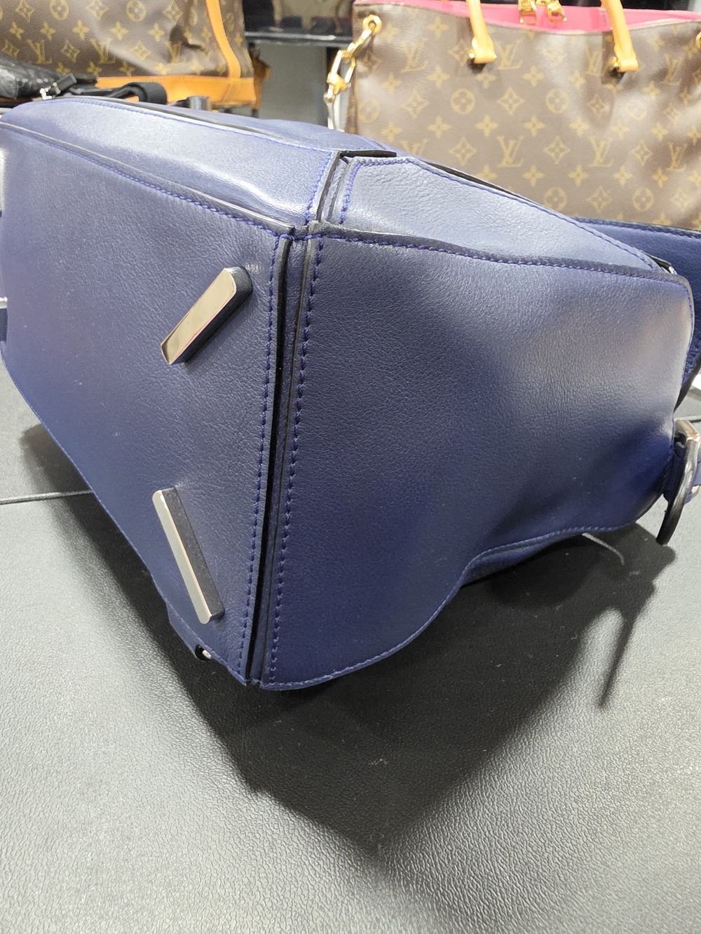 Loewe Puzzle Medium Shoulder Bag in Navy Blue COA - Picture 6 of 7